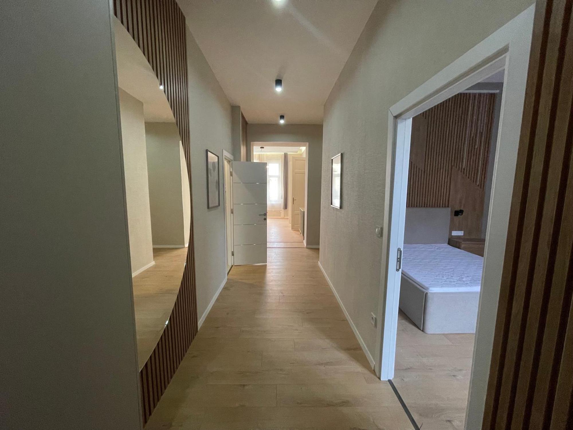City Center 4! Modern And Cozy 3Br In City Center! Будапеща Екстериор снимка