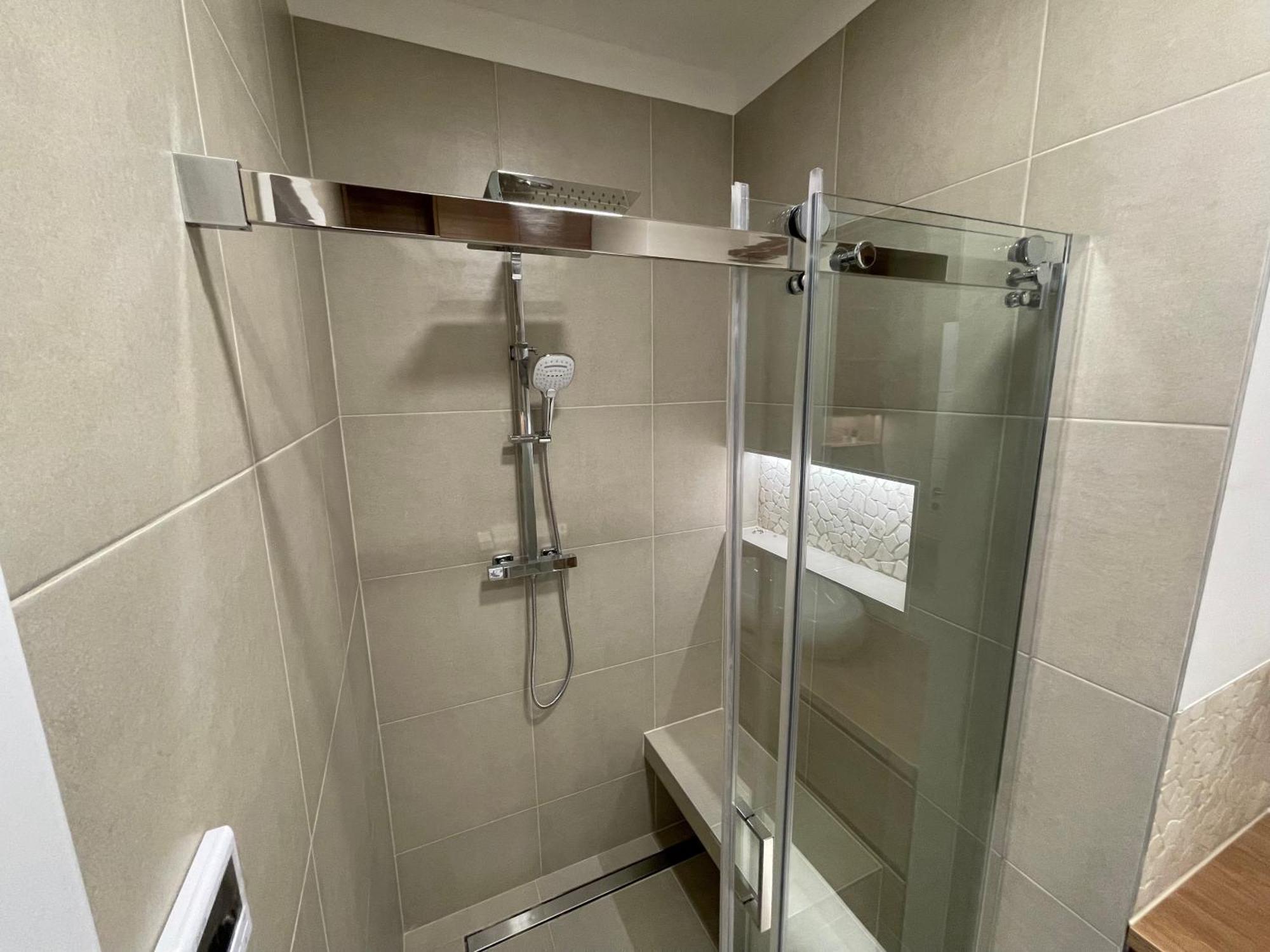 City Center 4! Modern And Cozy 3Br In City Center! Будапеща Екстериор снимка