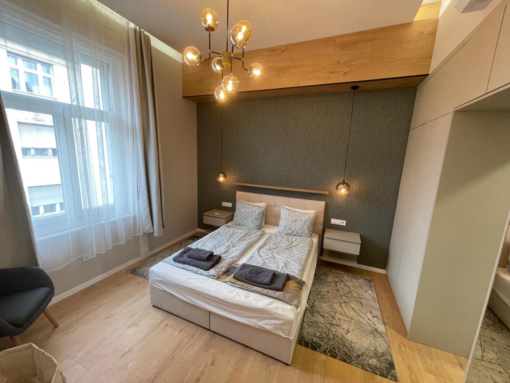 City Center 4! Modern And Cozy 3Br In City Center! Будапеща Екстериор снимка