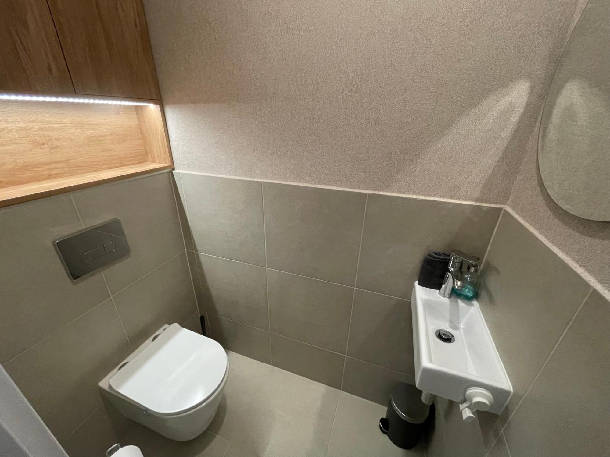 City Center 4! Modern And Cozy 3Br In City Center! Будапеща Екстериор снимка