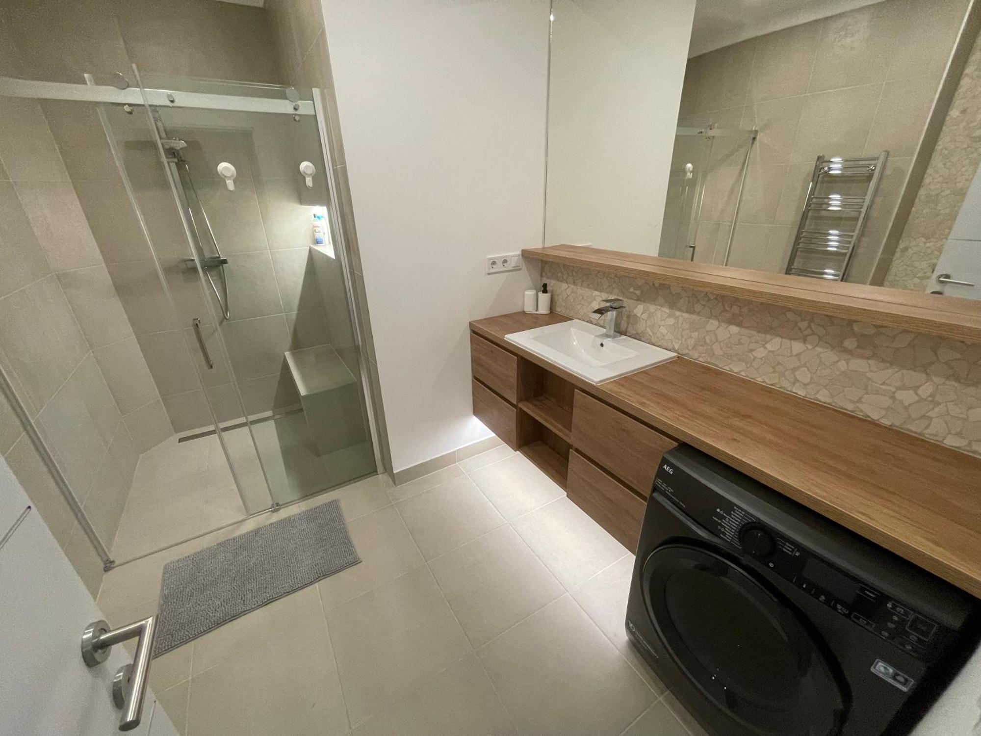 City Center 4! Modern And Cozy 3Br In City Center! Будапеща Екстериор снимка